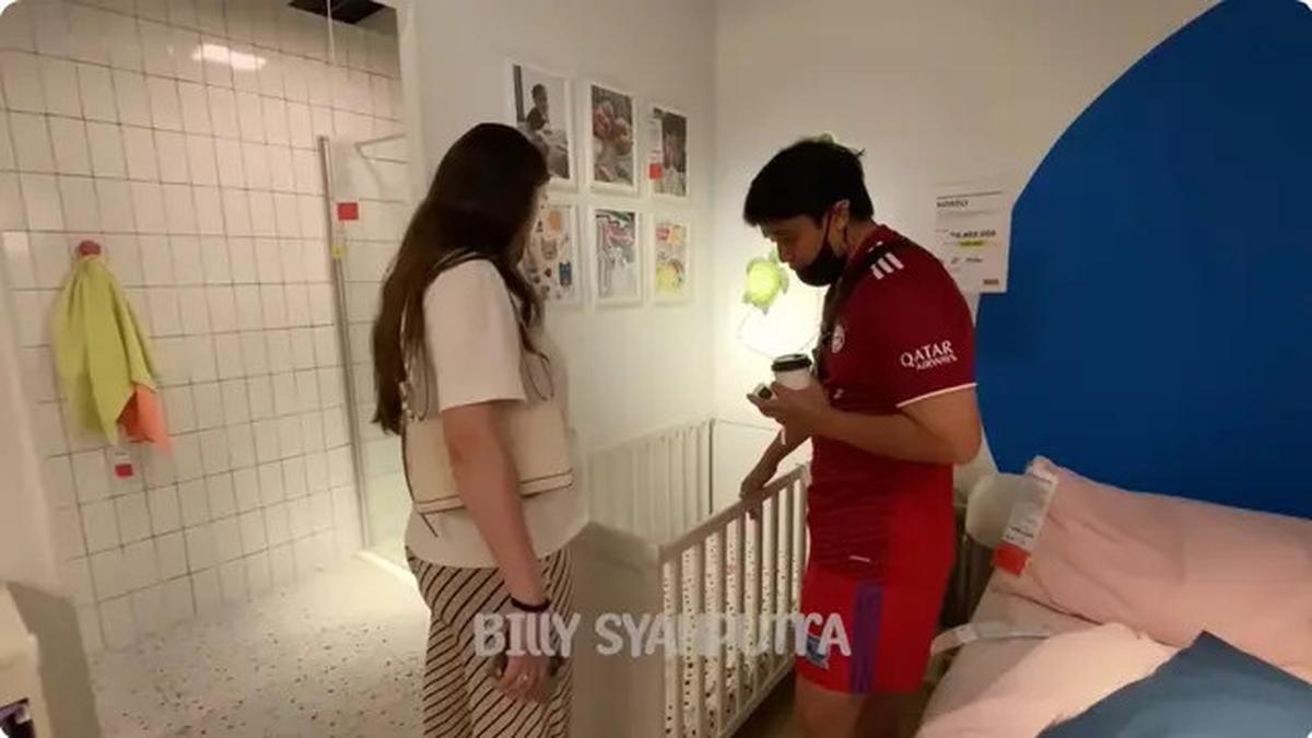Hamil Anak Pertama, Ini 6 Potret Billy Syahputra dan Vika Beli Persiapan Kelahiran Bayi