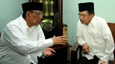 Hasyim Muzadi bertemu Jusuf Kalla (Liputan6.com/Andrian M Tunay)