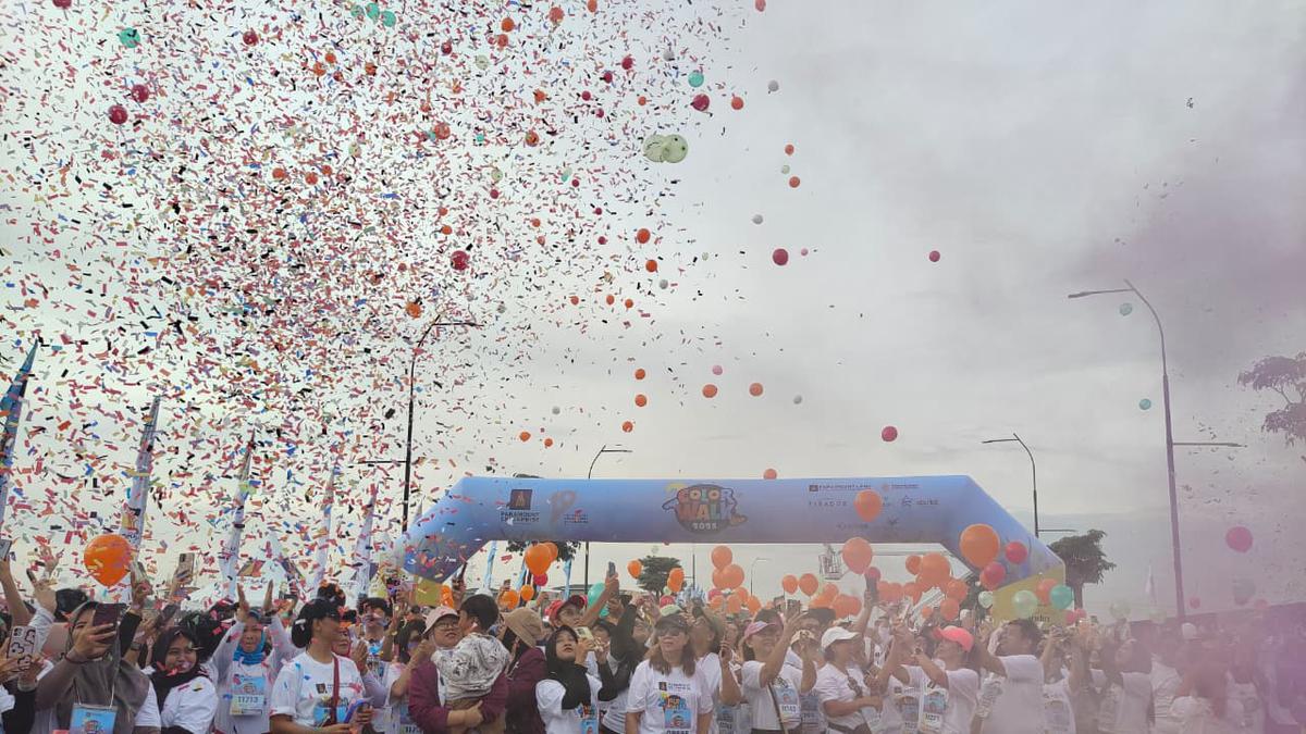 12 Ribu Peserta Ikut Color Walk, Ajang Jalan Sehat Tanpa Race Bareng Keluarga dan Sahabat