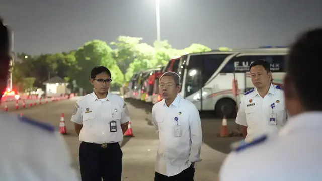 Kementerian Perhubungan (Kemenhub) melakukan inspeksi keselamatan (rampcheck) bus