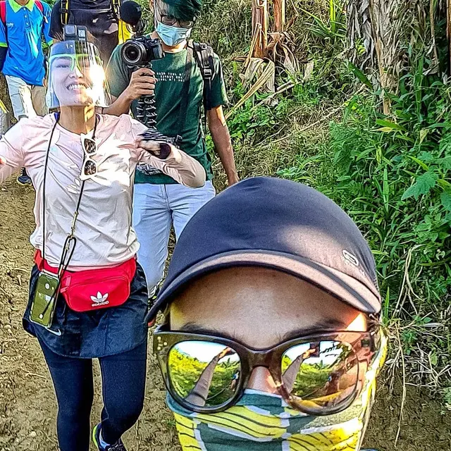 Luna Maya dan Ayu Dewi. (Foto: Instagram @lunamaya)