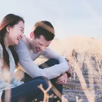 Beda suku kadang bikin hubungan kamu sama pacar jadi nggak langgeng. nih. (Foto: unsplash.com)