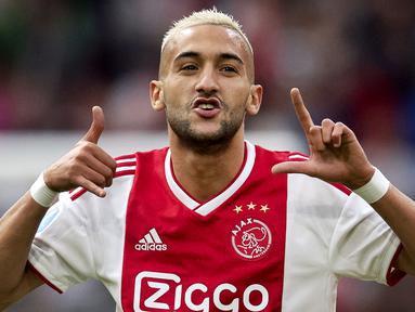 Ziyech menjadi salah satu talenta paling bersinar di kompetisi liga Belanda selama dua musim terakhir. Penampilan briliannya bersama Ajax mengundang klub raksasa Chelsea tertarik meminangnya. (AFP/Olaf Kraak)