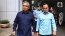 Walikota Bandung terpilih, Muhammad Farhan terlihat hadir untuk melakukan registrasi pelantikan dan pemeriksaan kesehatan di Kantor Kementerian Dalam Negeri (Kemendagri), Jakarta, Minggu (16/2/2025). (Liputan6.com/Angga Yuniar)