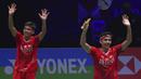 Di partai final, Fikri/Bagas lagi-lagi harus melawan senior mereka Ahsan/Hendra. The Daddies berhasil mengalahkan wakil China He Ji Ting/Tan Qiang dengan skor 2-1 (21-16, 14-21, dan 21-13). (AP/Rui Viera)
