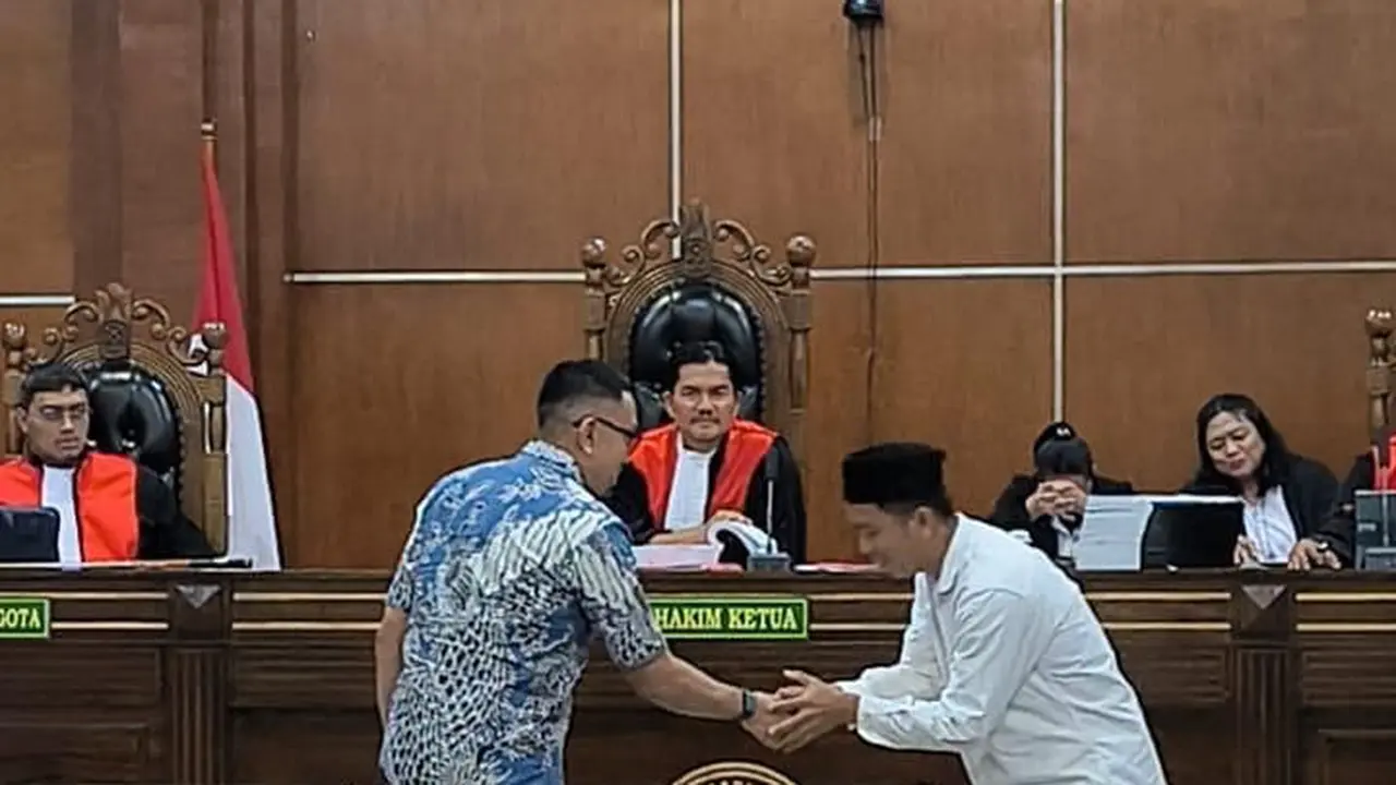 Anggota DPR RI nonaktif, Ahmad Sahroni, saat menjadi saksi dalam sidang lanjutan perkara penjarahan di Pengadilan Negeri Jakarta Utara, Selasa 13 Januari 2026 (Istimewa)