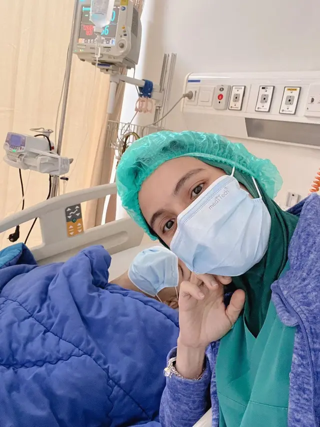 Nycta Gina temani Rizky Kinos operasi (Instagram/missnyctagina)