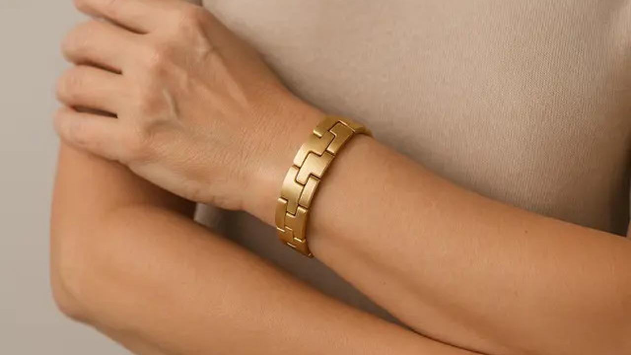 8 Model Gelang Emas Anti Ribet Buat Ibu-ibu 50 Tahunan, Intip Rekomendasinya untuk Tampil Percaya Diri
