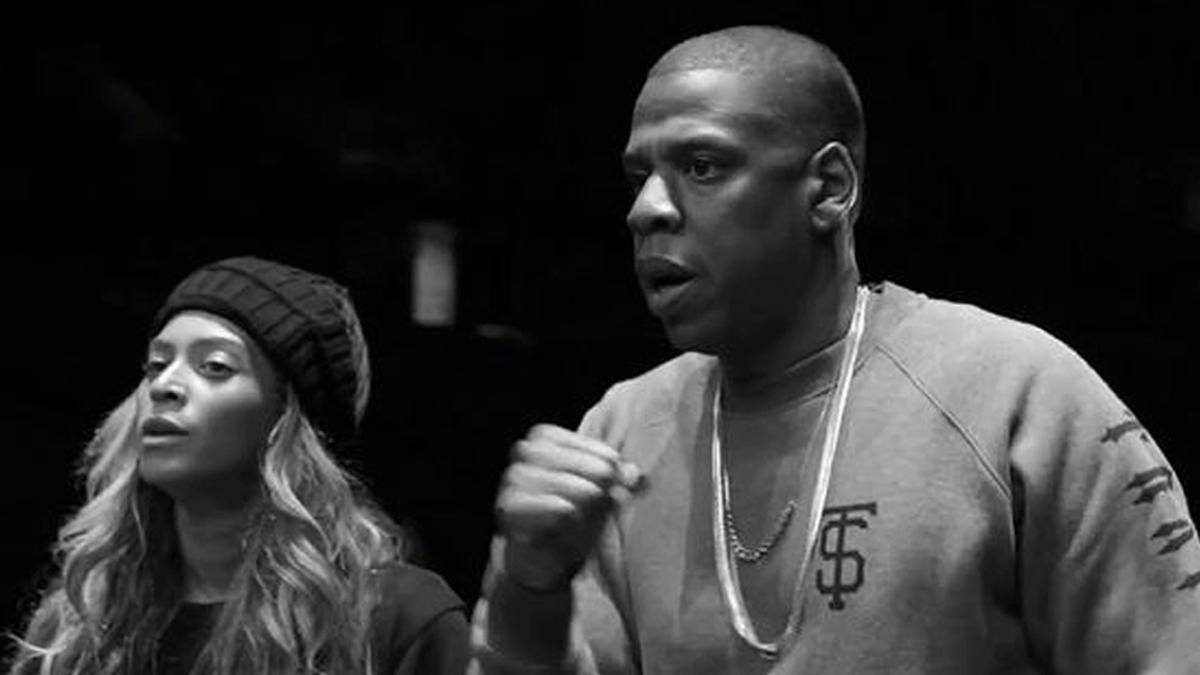 Akhirnya, Jay Z Buat Beyonce Tersenyum di Atas Panggung - ShowBiz ...