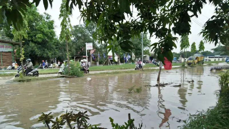 Bantuan Logistik Mengalir, Bupati Indramayu Tetapkan Status Darurat Banjir