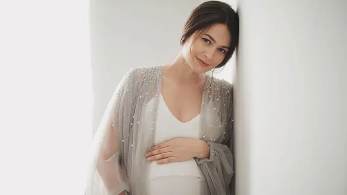 [Fimela] Potret Maternity Sabai Dieter Morscheck