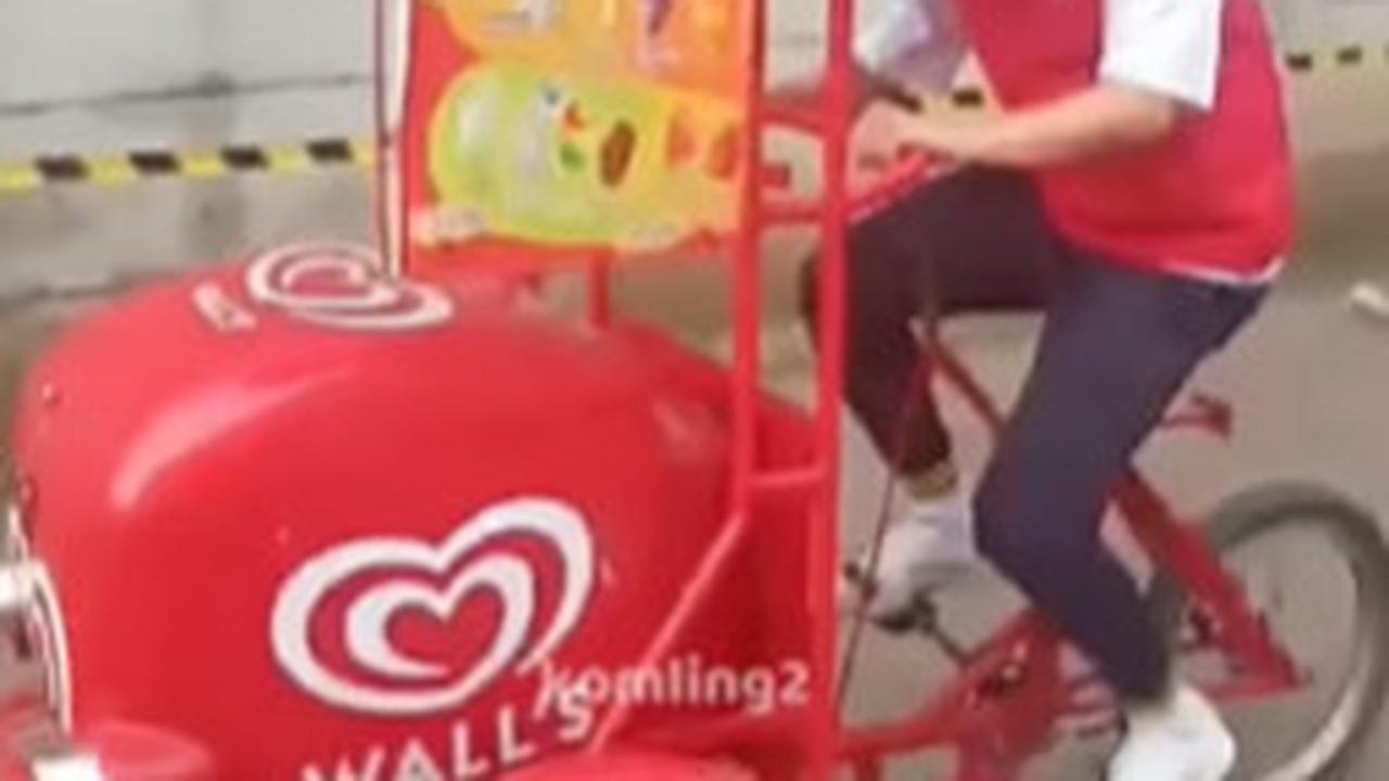 Momen Sandy Walsh Mendadak jadi 'Penjual' Es Krim