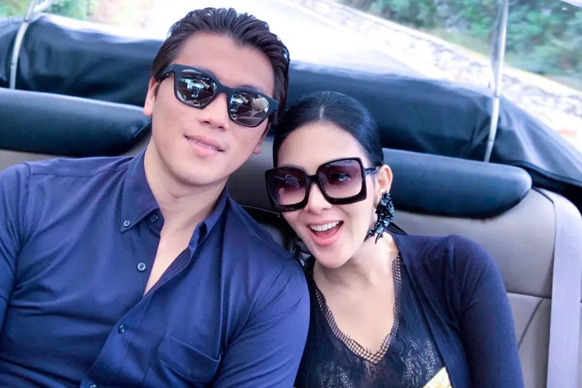[Fimela] Syahrini dan Reino Barack