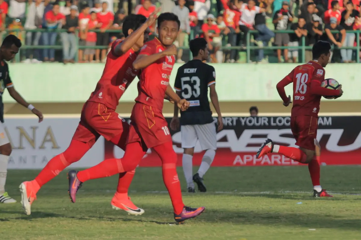 Persis Solo