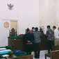 istri tersangka dugaan penipuan dan penggelapan gugat praperadilan Polres Pelabuhan Makassar di Pengadilan Negeri Makassar (Liputan6.com/ Eka Hakim)