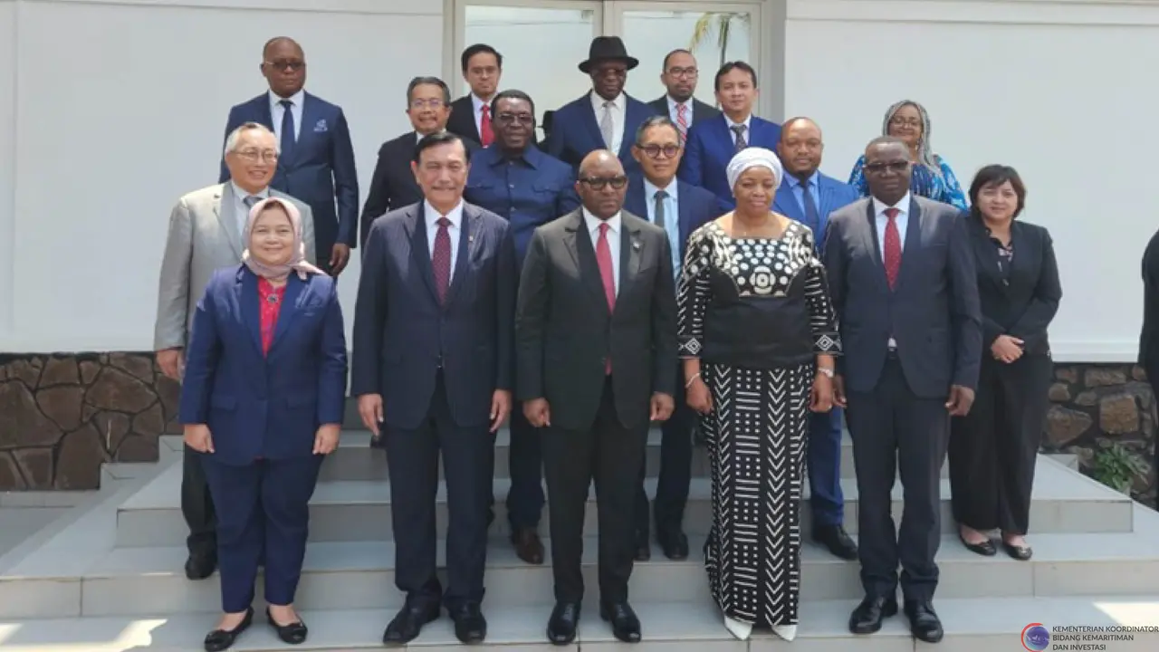 Kementerian Koordinator Bidang Kemaritiman dan Investasi (Kemenko Marves) telah menerima kunjungan dari Wakil Perdana Menteri sekaligus Menteri Pertahanan dan Menteri Keuangan Republik Demokratik Kongo (DRC) beserta delegasi pada tanggal 11-13 Mei 2023.