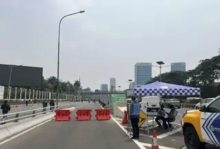 Ada Demo di DPR, Akses Keluar Slipi Tol Dalam Kota Ditutup Sementara. Foto: Jasa Marga