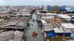 Gambar udara suasana banjir rob di kawasan Muara Angke, Jakarta, Senin (16/12/2024). (merdeka.com/Arie Basuki)
