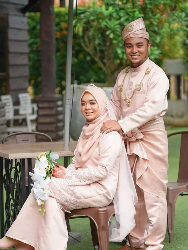 Usai Akad Nikah, Pasangan Pengantin Ini Spontan Ikut Main Drum. (Sumber: Instagram/farzanah.mineko)