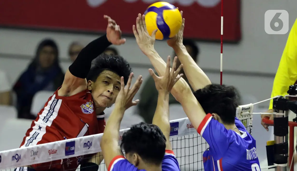 Indonesia bermain mendominasi sejak set pertama dimulai. Set pertam ditutup dengan kemenangan Indonesian dengan skor 25-20. (Liputan6.com/Helmi Fithriansyah)