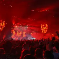 Major Lazer mengguncang panggung DWPX dengan setlist panas. (Musa Ade/Fimela.com)