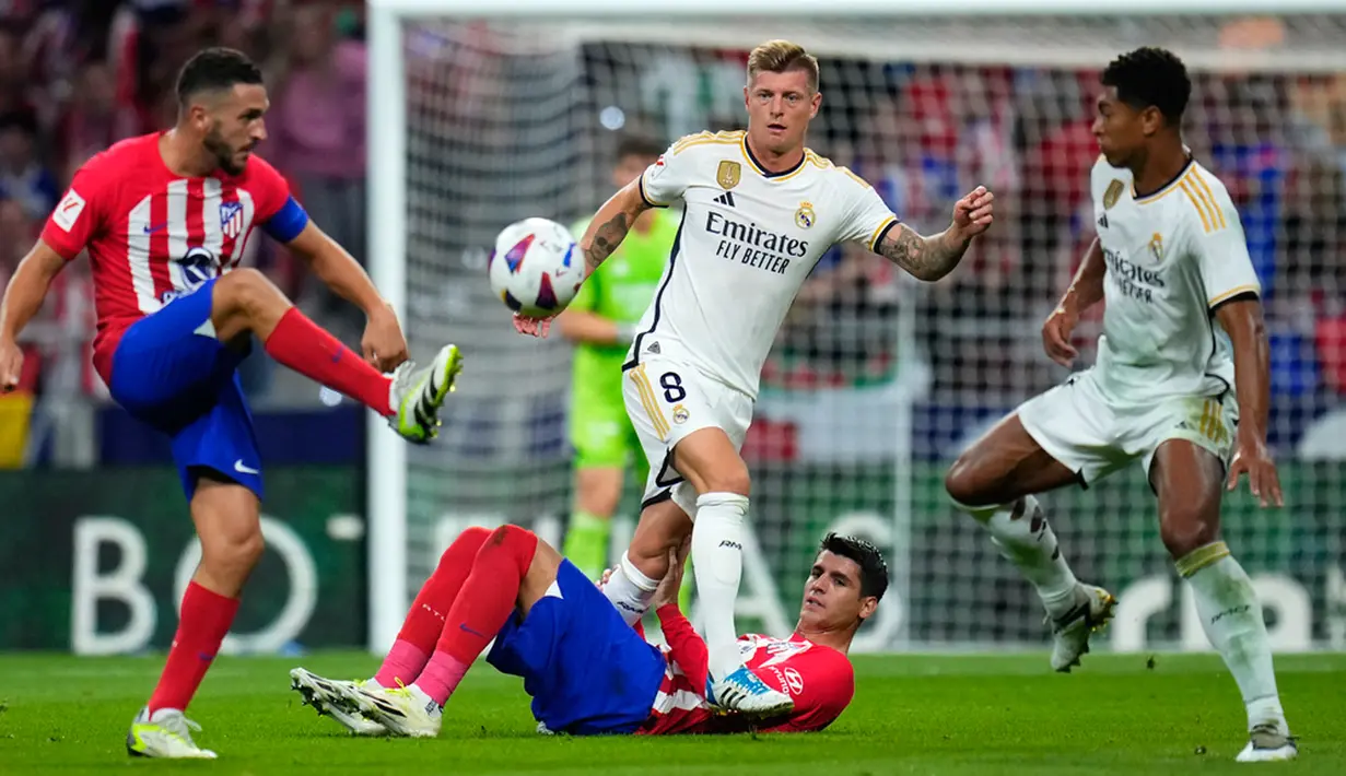 Dari segi peluang, Atletico Madrid mengukir sembilan tembakan yang empat di antaranya mengarah tepat sasaran. Adapun Real Madrid membuat 20 peluang dengan lima tepat sasaran. (AP Photo/Manu Fernandez)