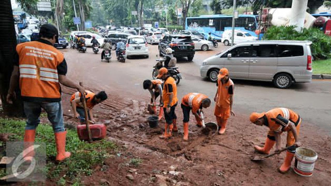 Pasukan pelangi memiliki ciri khas seragam berwarna-warni sesuai bidang tugasnya, yang menyerupai kelir pelangi.