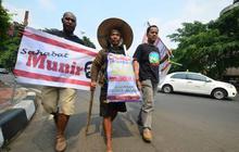 25 Hari jalan kaki, korban Lapindo tiba di Jakarta