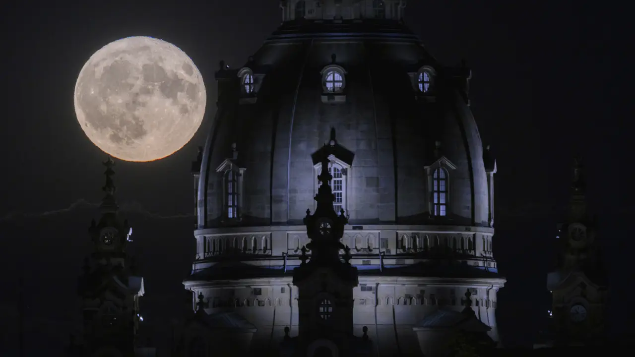 Supermoon Pertama di Tahun 2023