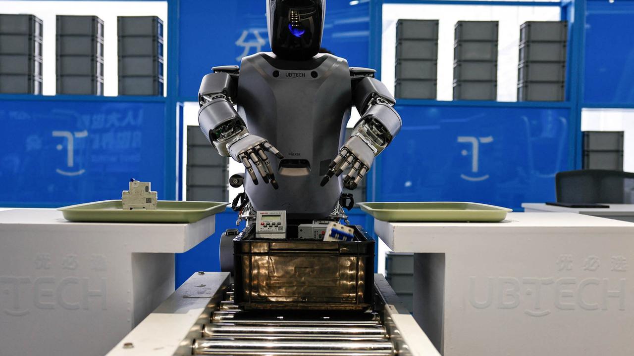 FOTO: Canggihnya Robot Robot Humanoid di Kawasan Industri Robotika Beijing