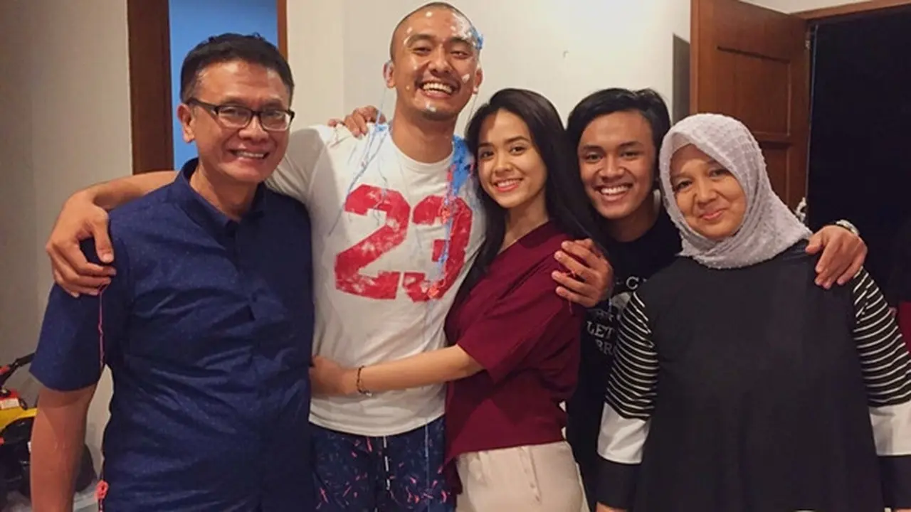 6 Potret Cantik Givina Lukita Dewi, Adik Uus yang Pernah Ikut Miss Indonesia