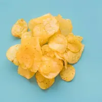 Ilustrasi keripik singkong. (Photo on Freepik)