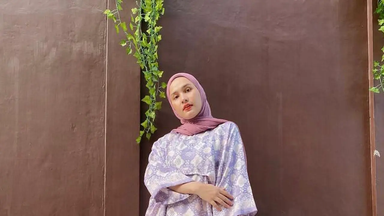 Inspirasi Batik Tunik Modis untuk ke Kantor dan Kondangan, Tampil Anggun dan Nyaman di Setiap Kesempatan