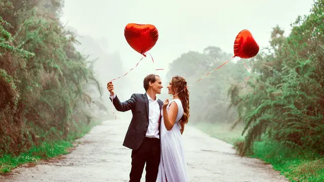 Hari Valentine dirayakan sepasang kekasih
