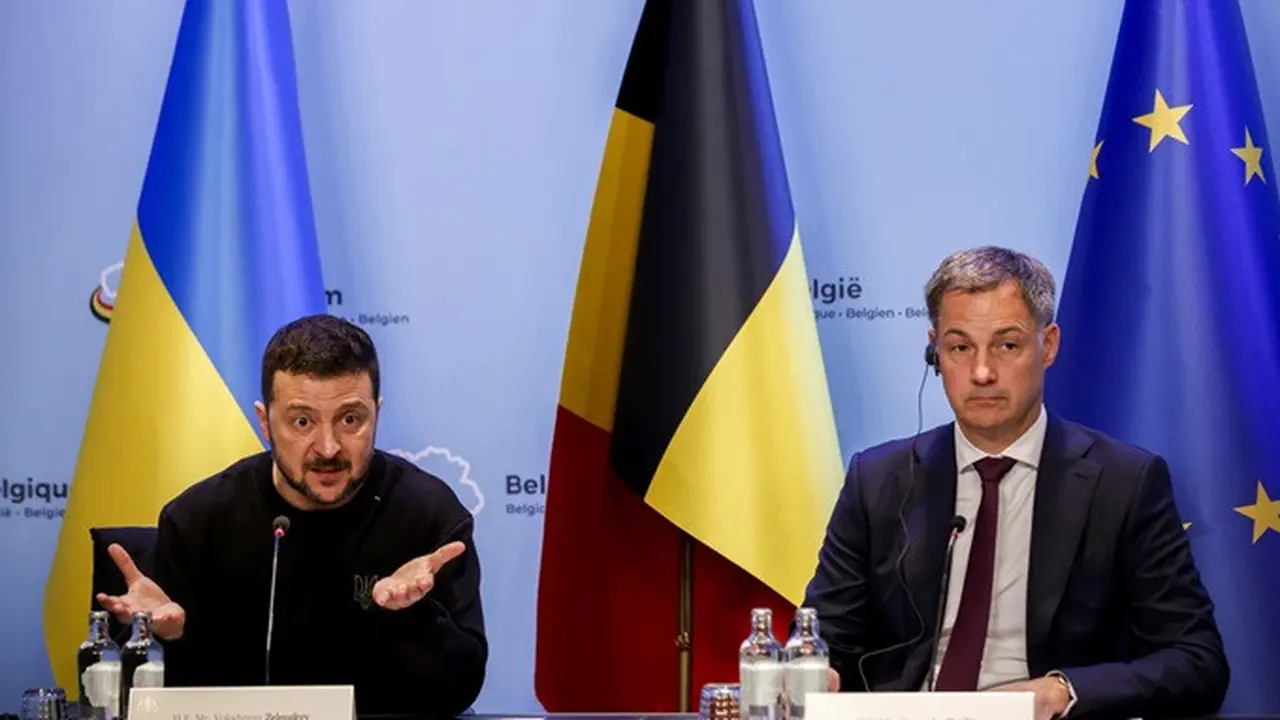 Presiden Ukraina Volodymyr Zelenskyy dan Perdana Menteri Belgia Alexander De Croo selama pertemuan keduanya di Brussels pada Selasa (28/5/2024).