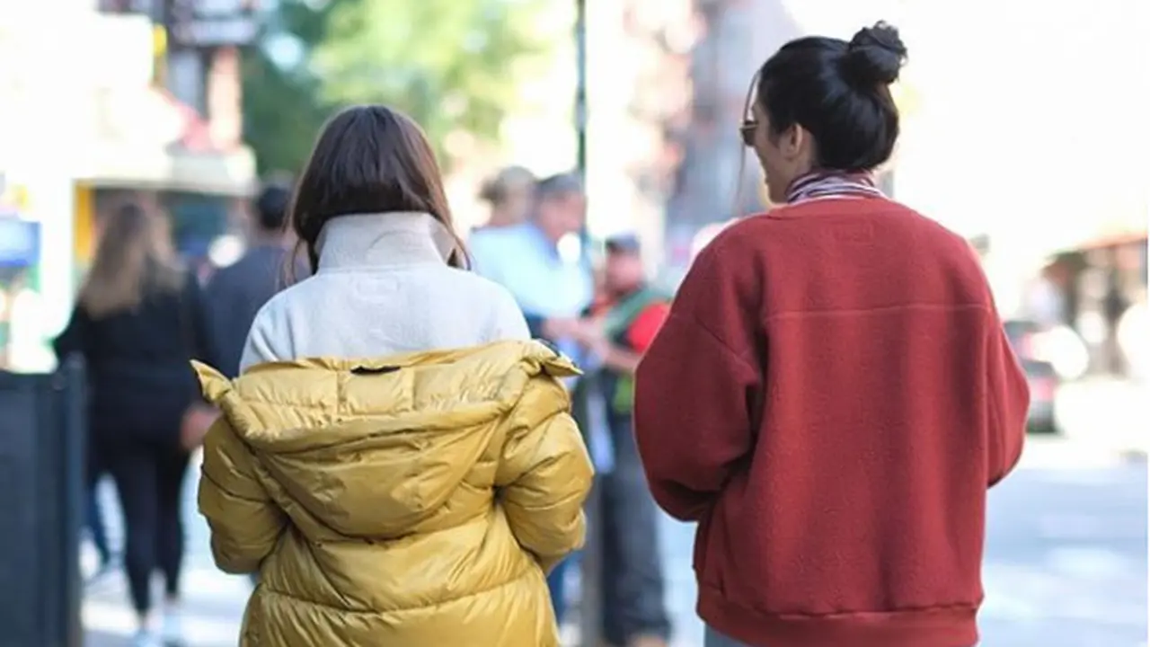 Debut Everlane rilis koleksi dari plastik dan botol bekas