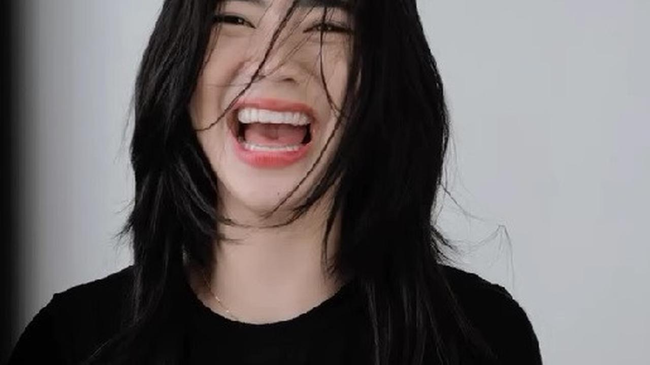 Ikut Tren Foto Gagal, Felicya Angelista Justru Banjir Pujian Netizen yang Sebutnya Tetap Cantik