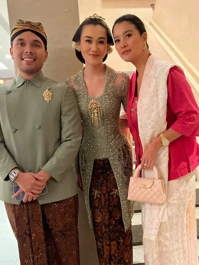 Marcella Zalianty kenakan kebaya saat Hadir Siraman Aaliyah Massaid. [@marcella.zalianty]