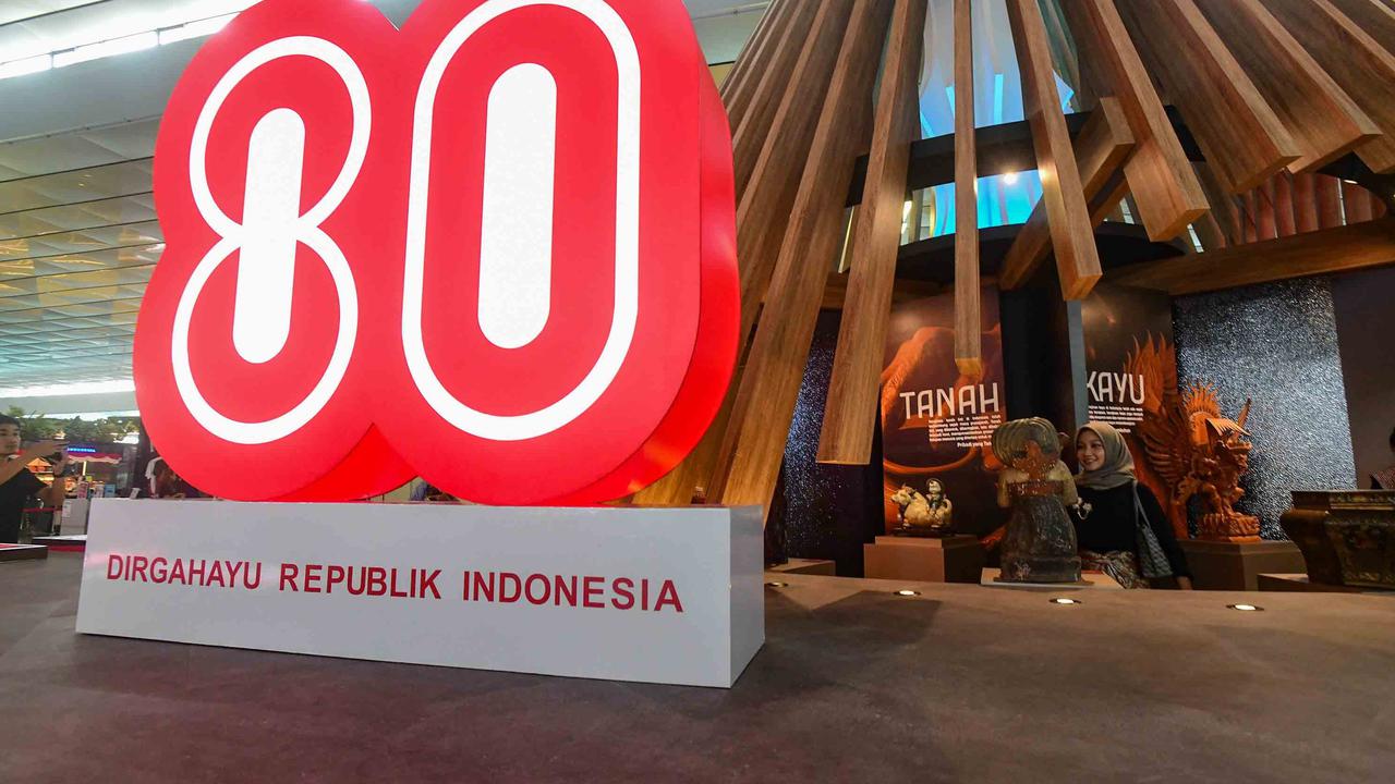 FOTO: Tanah Api, Jejak Jiwa,  Instalasi Seni Nusantara Sambut HUT ke-80 RI di Bandara Soekarno-Hatta