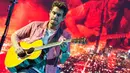 Menjalani gaya hidup sehat memang bukan hal mudah, terlebih bagi mereka yang sudah terbiasa mengonsumsi minuman beralkohol. Tak heran jika John Mayer meras bangga lantaran bisa mengatasi itu. (AFP/Suzane Cordeiro)