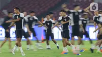 Pemain Timnas Indonesia saat menjalani sesi latihan resmi di Stadion Utama Gelora Bung Karno, Senayan, Jakarta Pusat, Kamis (14/11/2024). (Liputan6.com/Angga Yuniar)