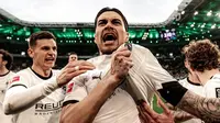 Ekspresi emosional bek Borussia Monchengladbach setelah mencetak gol kemenangan atas Union Berlin dalam laga pekan ke-24 Bundesliga 2025/2026, Minggu (1/3/2026). (Instagram Kevin Diks)