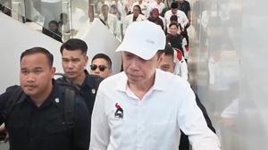 Momen Jokowi Naik Whoosh ke Bandung, Pamer Kartu Anggota di Rakorda PSI