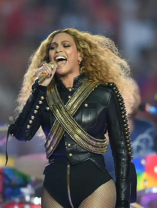 Para publik dan penggemar pun merasakan ada yang berbeda pada penampilan Beyonce sebelumnya. Pada saat jalani tur 'Formation', Beyonce memiliki bokong yang lebih besar dari biasanya. (AFP/Bintang.com)