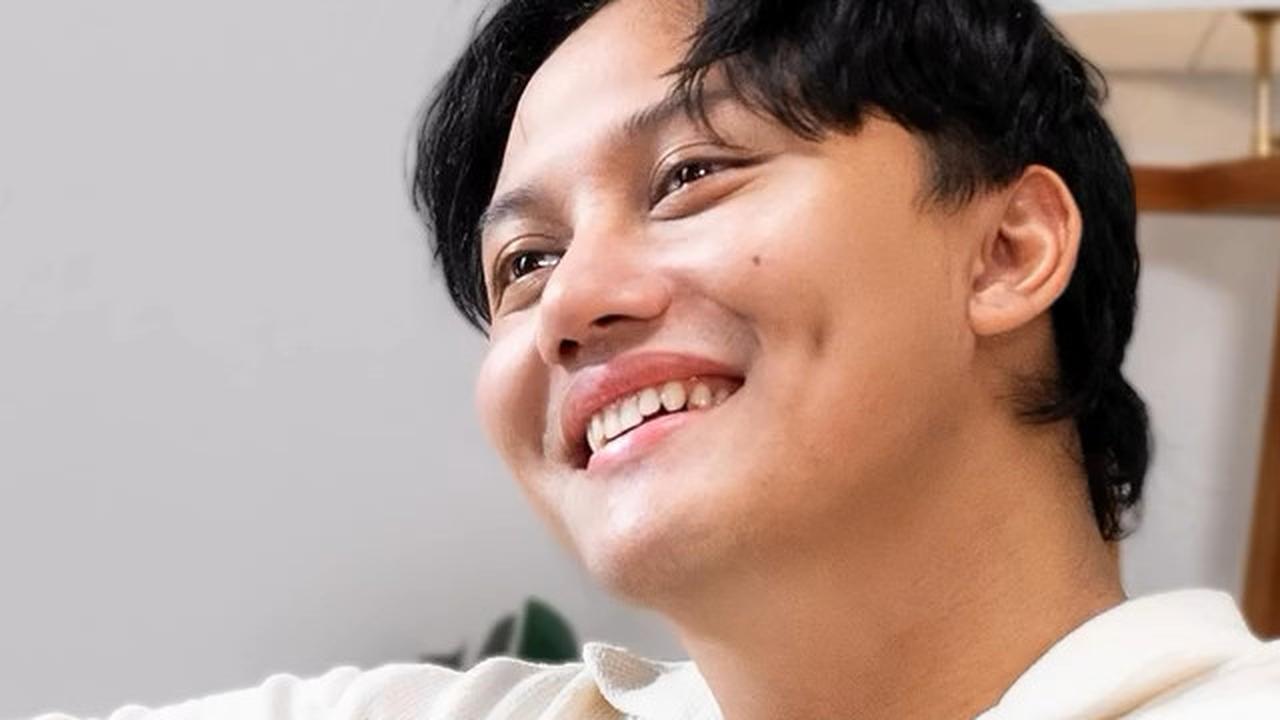 Rilis Lagu Baru 'Senandung Bahagia', Rizky Febian Banjir Ucapan Selamat dan Bangga dari Netizen