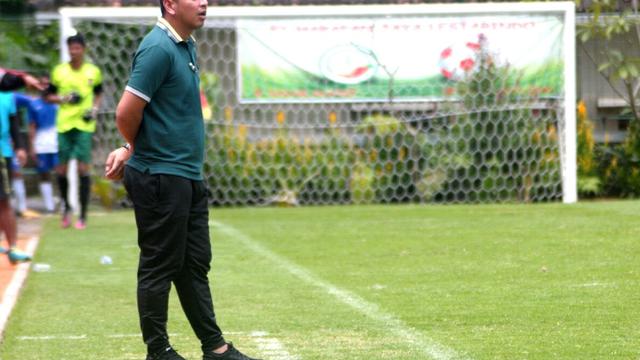 Pelatih Badak Lampung FC, Jan Saragih.