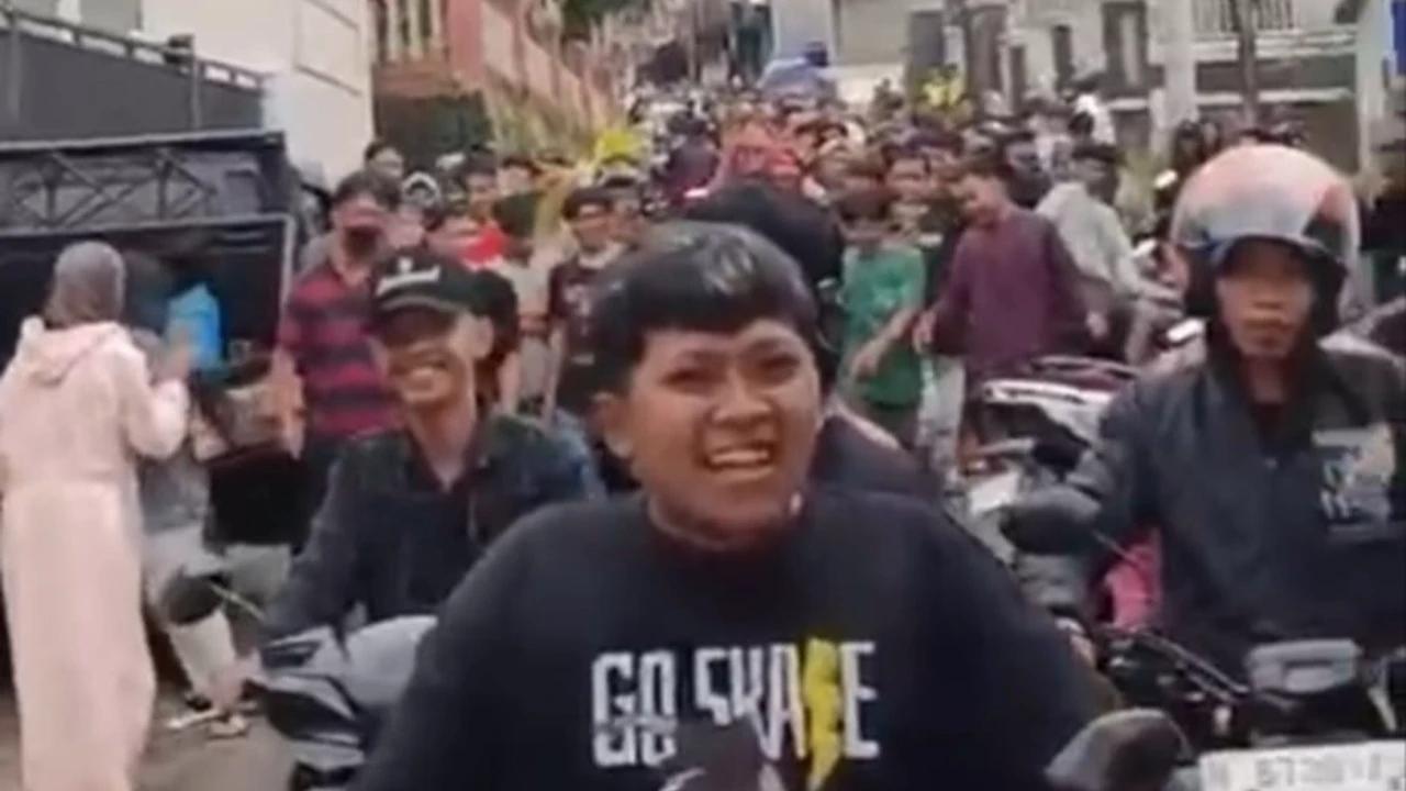 Heboh Perempuan Joget Telanjang saat Halalbihalal di Batang Dimeriahkan Panggung Hiburan Musik