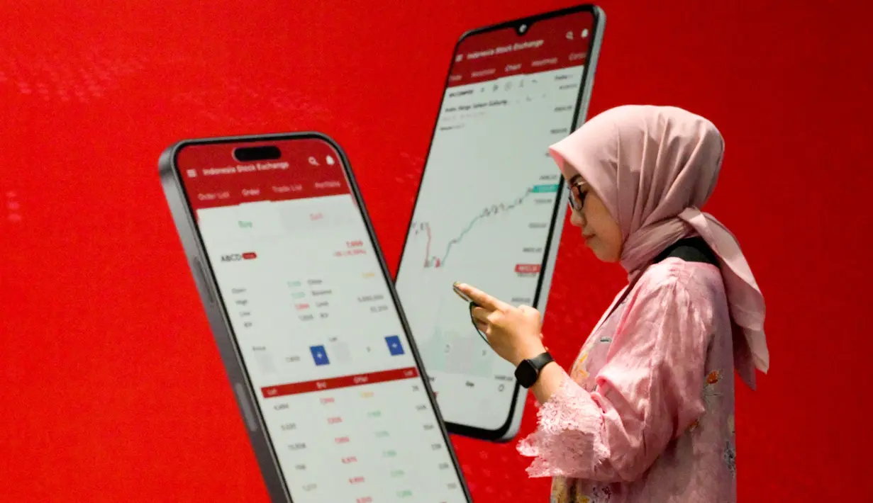 Peluncuran perdagangan karbon internasional juga menjadi upaya Indonesia memitigasi perubahan iklim. (BAY ISMOYO/AFP)