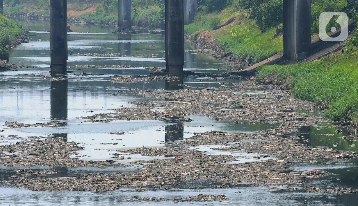 Badan Meteorologi, Klimatologi, dan Geofisika (BMKG) memperkirakan puncak musim kemarau terjadi pada bulan Juli-Agustus 2023. (merdeka.com/Imam Buhori)