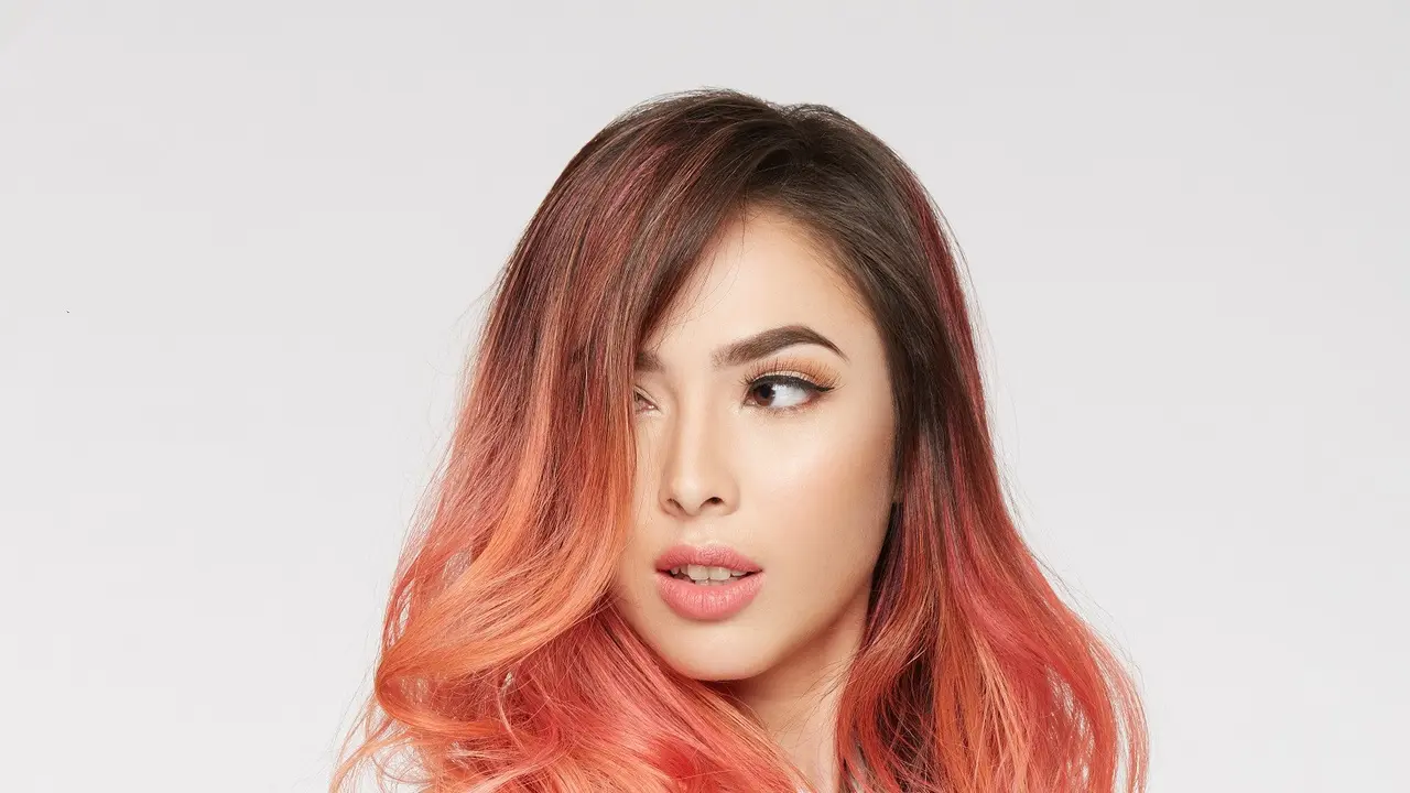 [Bintang] Ogah dengan Dandanan Monoton, Produk Ini Tawarkan Transformasi Warna Rambut yang Super Unik!